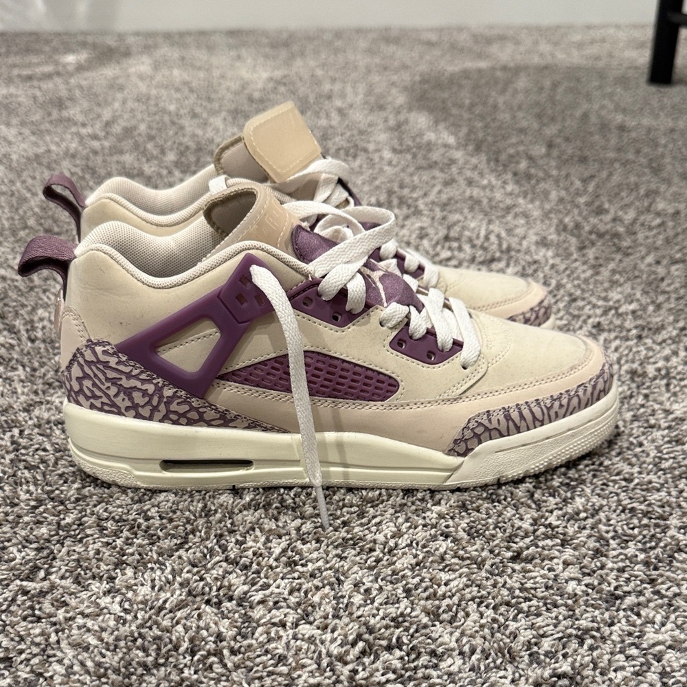 Jordan Kids Sneakers in Cream and Purple